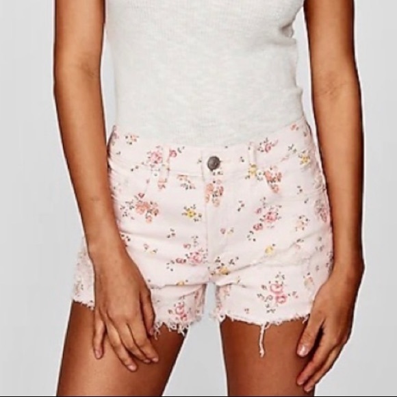 Express • Vintage High Rise Floral Denim Shorts • Size 8 - Picture 4 of 10